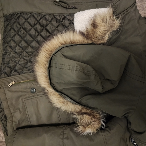 American Eagle Outfitters Women's Green Parka Coat - Picture 4 of 7